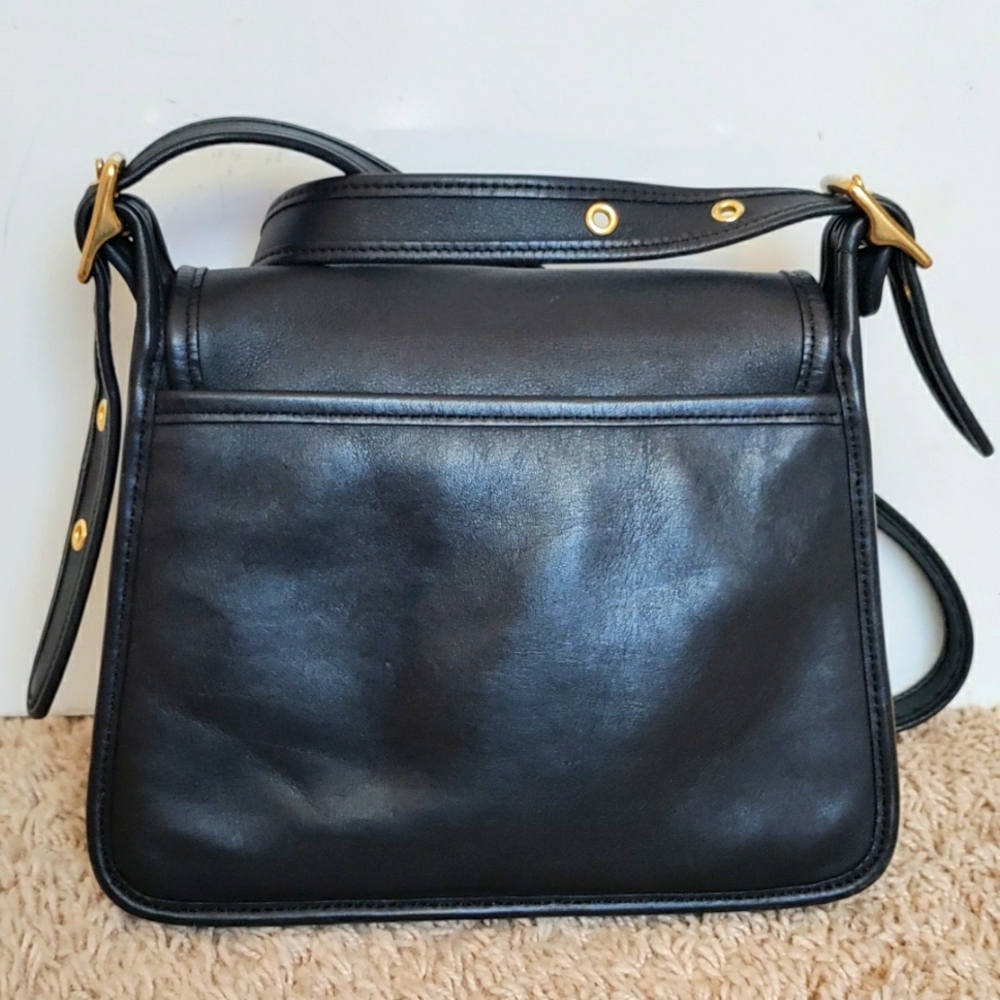 Classic Black Leather Shoulder Bag with Gold Hardware - Picture 4 of 13
